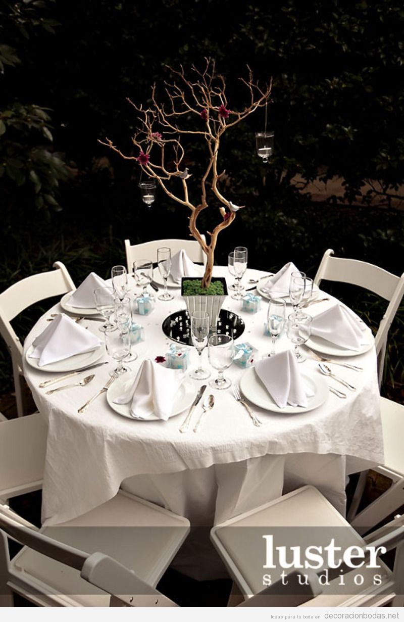 Decoración de mesa de invitados, boda en jardín