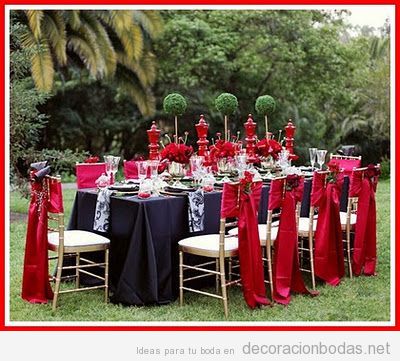 Idea original para decorar una boda, mesa reina de corazones de Alicia en el país de las maravillas