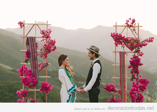 Ideas decorar altar de una boda hippie en la montaña