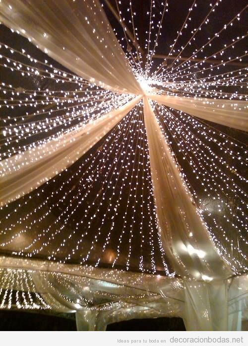 Carpa con luces para decorar boda en exterior