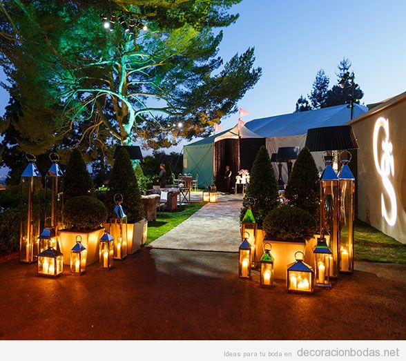 Ideas iluminar boda exterior con lámparas de pie