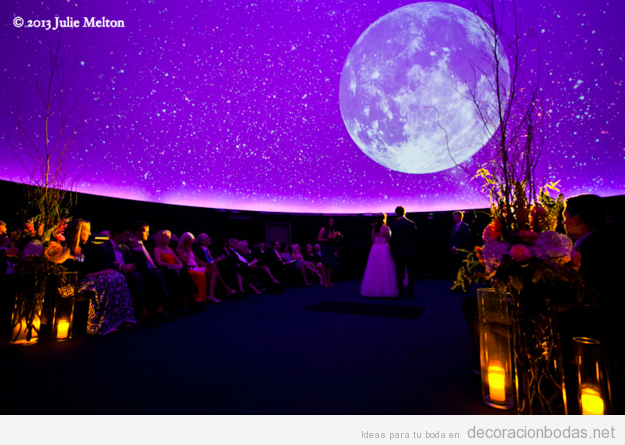 Celebración de boda en planetarium