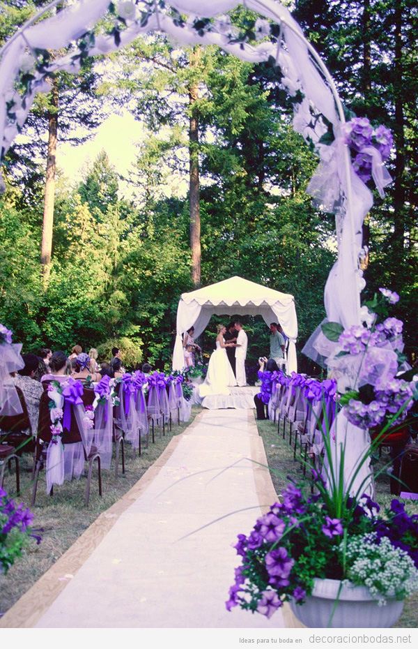 Decoración boda color pantone año 2018 ultra violet 6