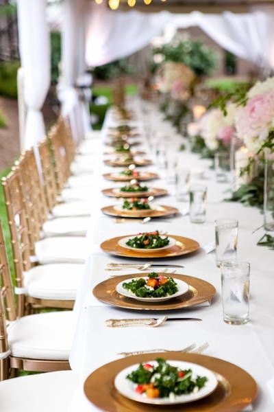 Decoración mesa boda con comida